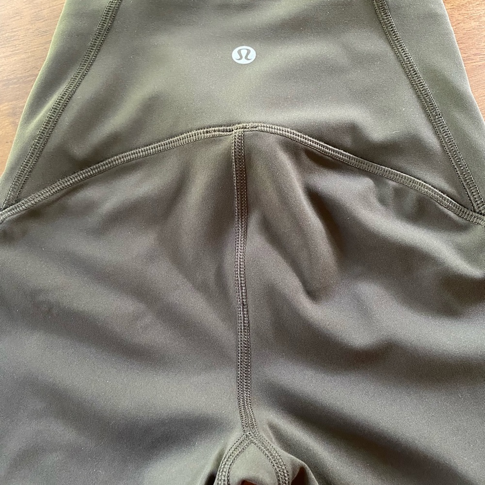 Lululemon olive green capri leggings size 0.